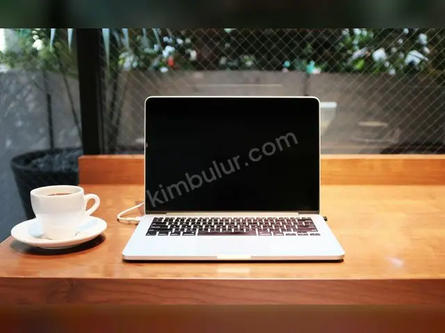 Apple MacBook · Karesi — İkinci El, 64 GB ve üzeri RAM, 1 TB — fotoğraf 3