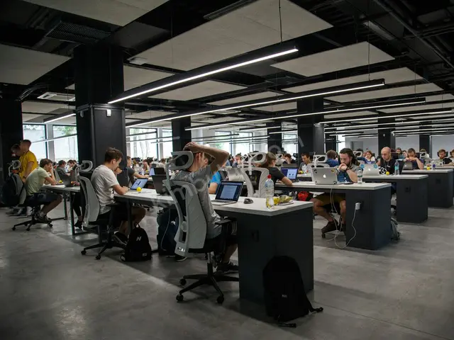 Gölcük Okullara Yakın Satılık Plaza Katı