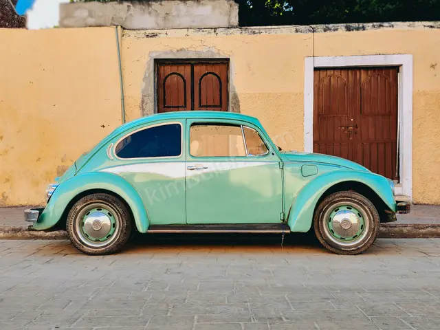 2012 Volkswagen Beetle Comfort — Değişensiz — fotoğraf 2