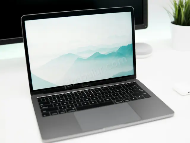 Microsoft Surface · Yenişehir — Sıfır Gibi, 16 GB RAM, 512 GB — fotoğraf 2