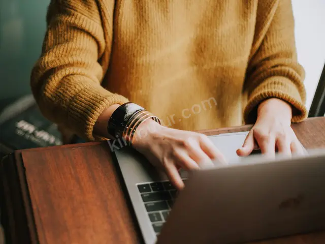 Apple MacBook · Alpu — Yenilenmiş, 64 GB ve üzeri RAM, 128 GB — fotoğraf 2