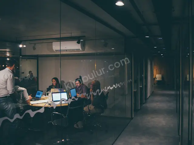 Yüreğir Merkezi Konumda Satılık Ofis & Büro — fotoğraf 3