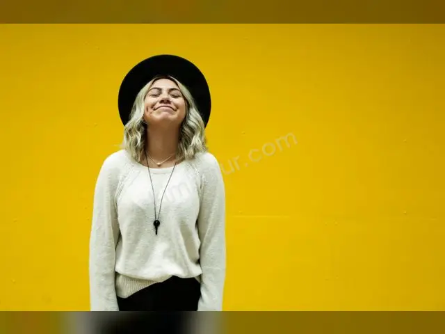 Çocuk Giyim — Sıfır Gibi, Tüm Aksesuarlarıyla — fotoğraf 3