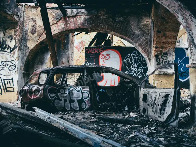 Hasarlı Arazi & SUV · Konyaaltı — 2019 Model, Ağır Hasarlı — fotoğraf 2