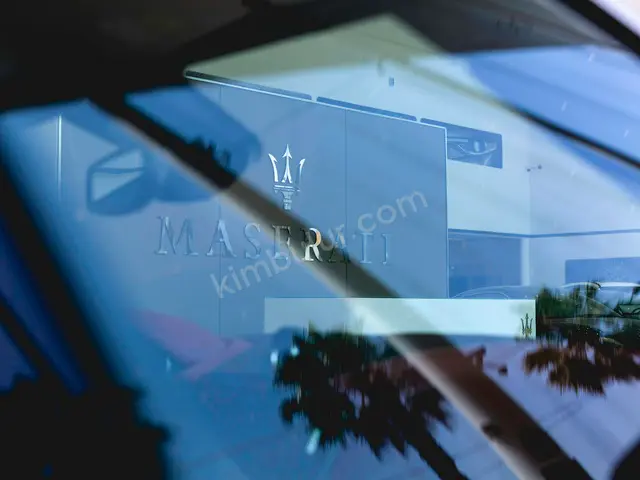 2015 Maserati Quattroporte Urban — Garaj Aracı — fotoğraf 3