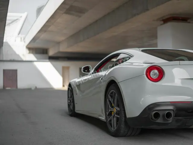 2019 Ferrari F8 Style — Az Yakan — fotoğraf 2
