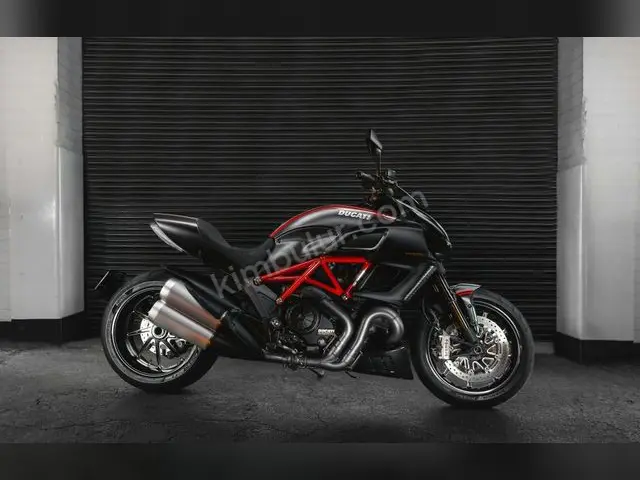2016 Aprilia — Garaj Aracı