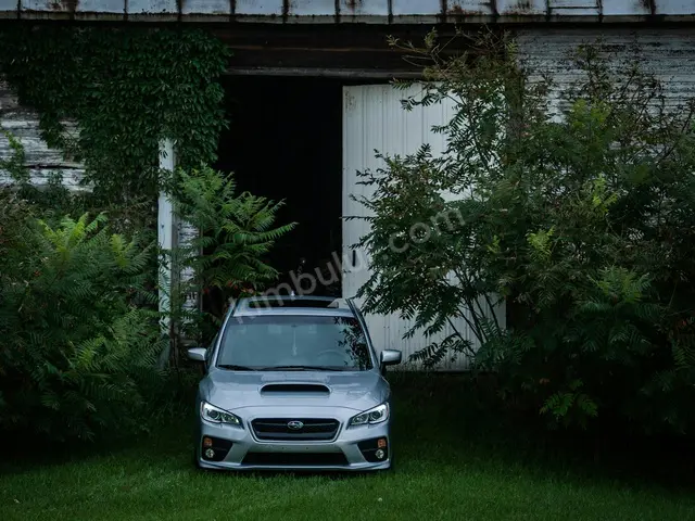 2021 Subaru Legacy Design — İlk Elden
