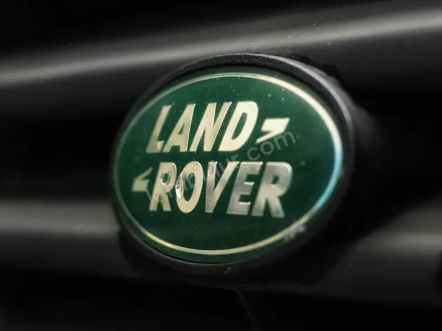 2020 Land Rover Defender Premium — Az Yakan — fotoğraf 3