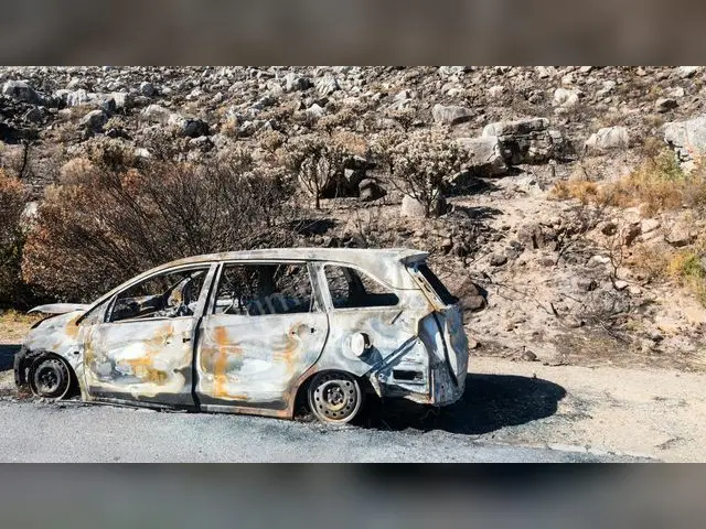 Hasarlı Arazi & SUV — 2012 Model, Pert Kayıtlı — fotoğraf 2