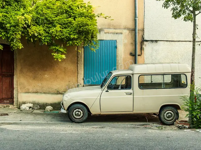 2024 Renault R 11 Premium — Garaj Aracı