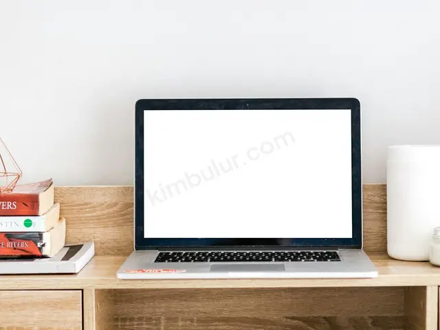 HP Dizüstü Bilgisayar — Sıfır Gibi, 8 GB RAM, 256 GB — fotoğraf 2