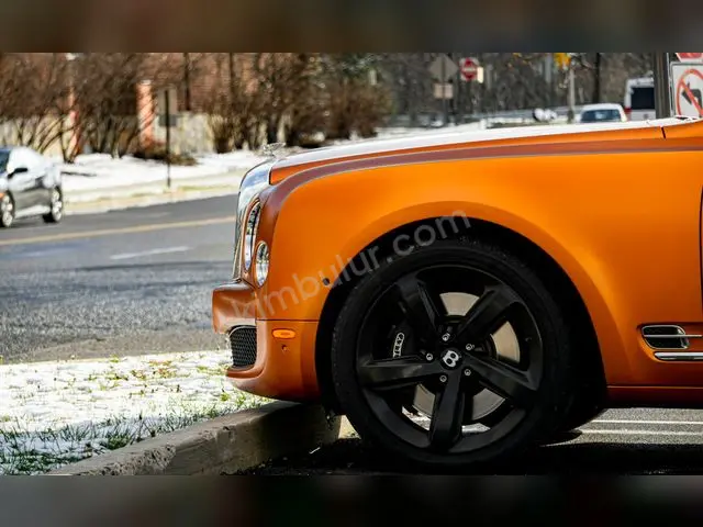 2013 Bentley Flying Spur Sport — Tramer Kaydı Düşük — fotoğraf 2