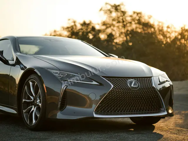 2021 Lexus ES Comfort — Değişensiz — fotoğraf 2