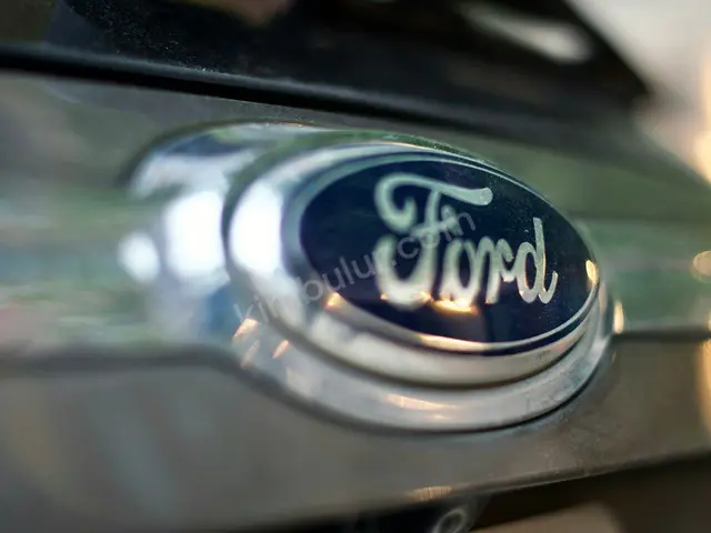 2016 Ford Escort Premium — Garaj Aracı — fotoğraf 2