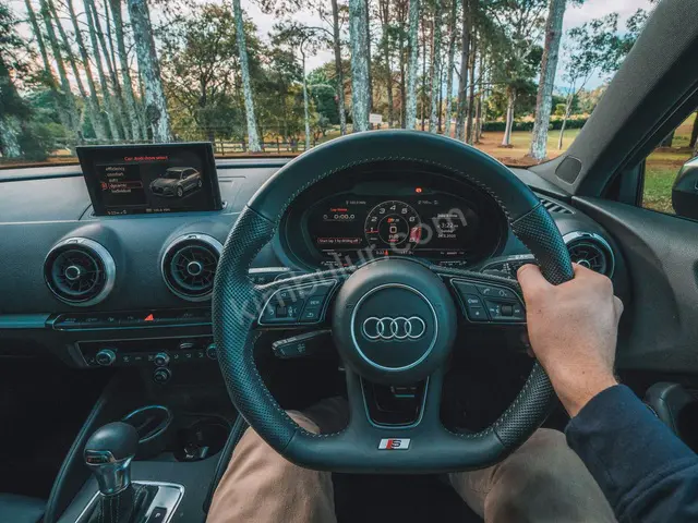 2020 Audi A8 Premium — Masrafsız — fotoğraf 2