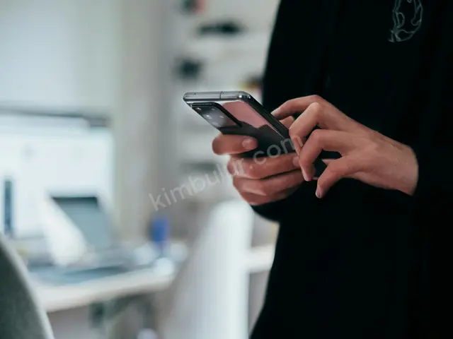 Apple iPhone — Sıfır Gibi, 64 GB — fotoğraf 3