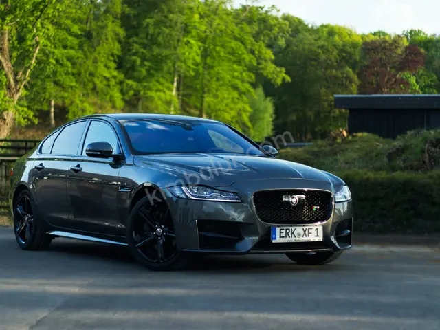 2016 Jaguar F-Type Comfort — Garaj Aracı