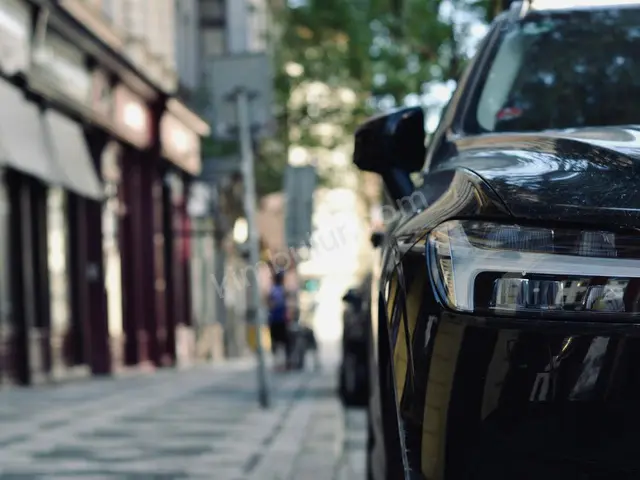 2019 Volvo XC60 Premium — Tramer Kaydı Düşük — fotoğraf 4