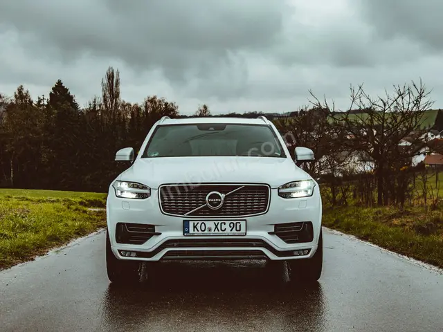 2015 Volvo S40 Titanium — Garaj Aracı — fotoğraf 4
