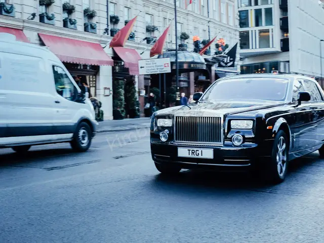 2025 Rolls-Royce Spectre Style — Değişensiz