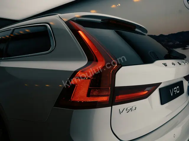 2013 Volvo S60 Sport — Tramer Kaydı Düşük — fotoğraf 4