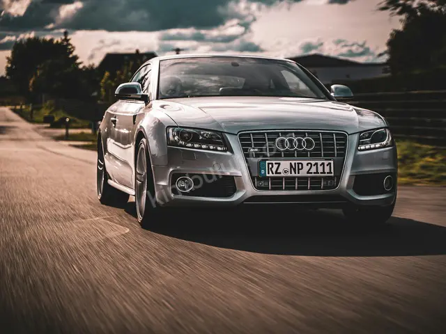 2021 Audi A8 Sport — Tramer Kaydı Düşük — fotoğraf 3
