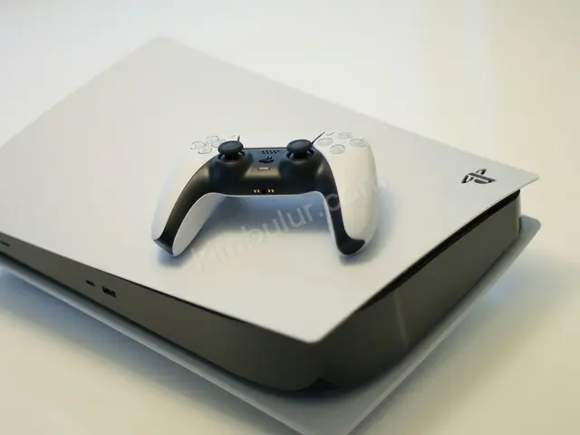 PlayStation 5 Slim Disk Sürümlü + 2 Kol + 3 Oyun