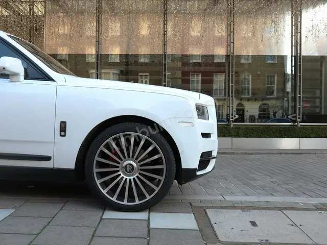 2022 Rolls-Royce Spectre Style — Garaj Aracı — fotoğraf 4