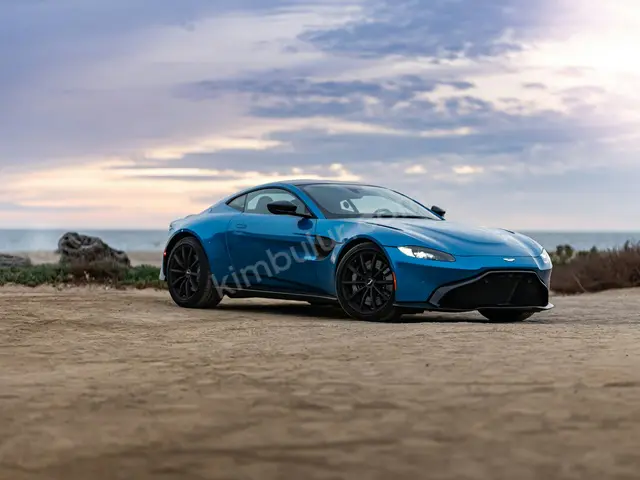 2025 Aston Martin DB11 Style — Değişensiz — fotoğraf 2