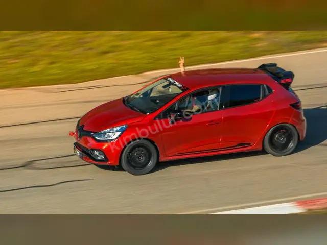 2024 Renault R 11 Premium — Garaj Aracı — fotoğraf 3
