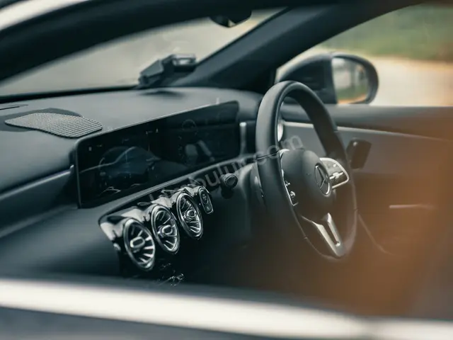 2022 Mercedes-Benz EQA Sport — İlk Elden — fotoğraf 2