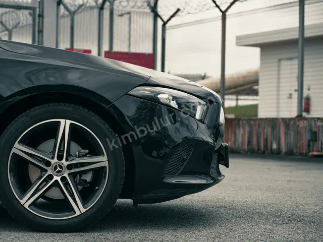 2012 Mercedes-Benz SLK Prestige — Garaj Aracı — fotoğraf 2