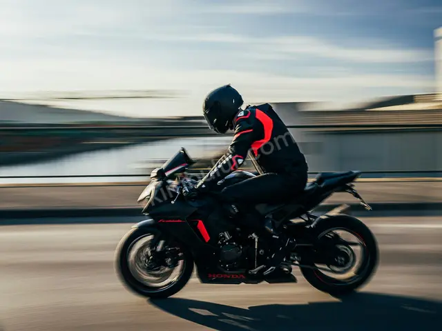 2012 Triumph — İlk Elden