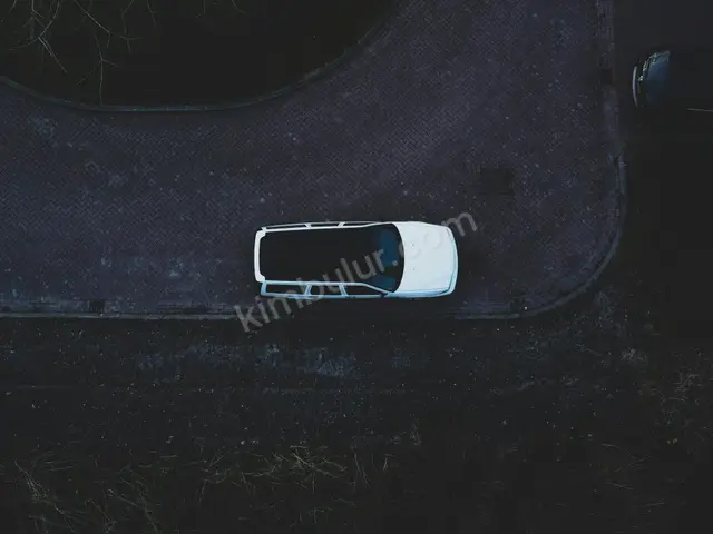 2020 Volvo XC90 Style — Garaj Aracı