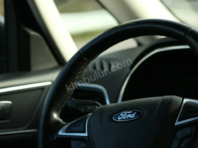 2025 Ford Explorer Design — Garaj Aracı — fotoğraf 3