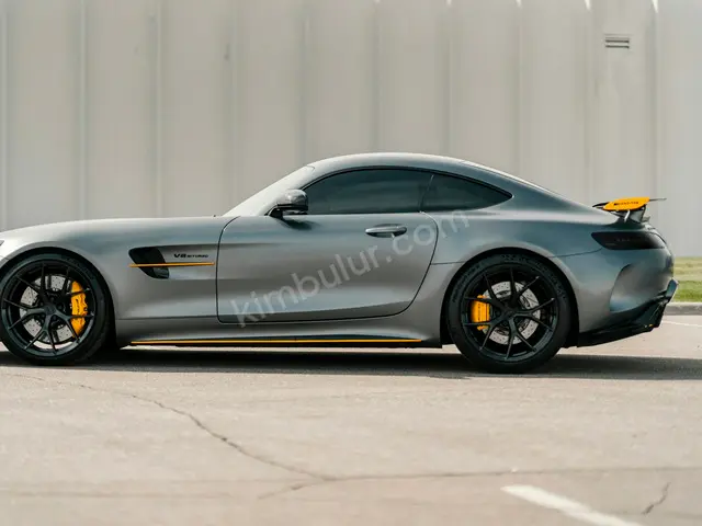 Kiralık Motosiklet — 2023 Model, Yarı Otomatik — fotoğraf 2