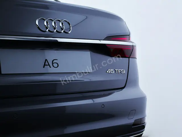 2018 Audi Urban — Tramer Kaydı Düşük — fotoğraf 3
