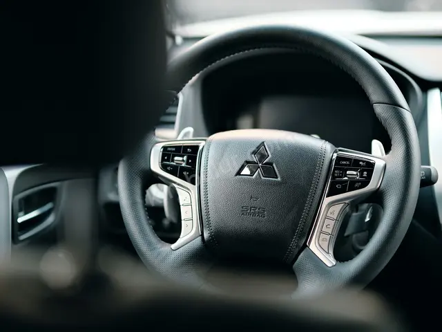 2025 Mitsubishi Colt Design — Garaj Aracı — fotoğraf 3