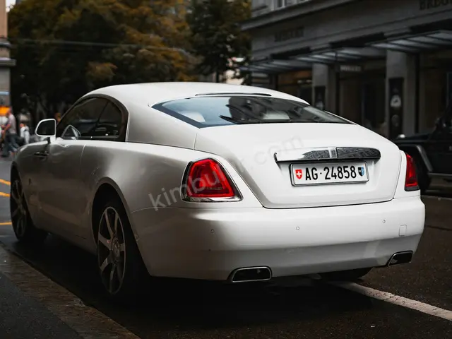 2022 Rolls-Royce Spectre Style — Garaj Aracı — fotoğraf 2