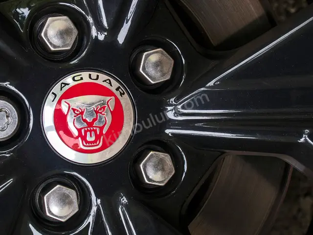 2023 Jaguar XJ Comfort — Masrafsız