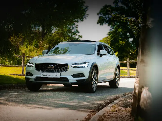 2013 Volvo S60 Sport — Tramer Kaydı Düşük — fotoğraf 2