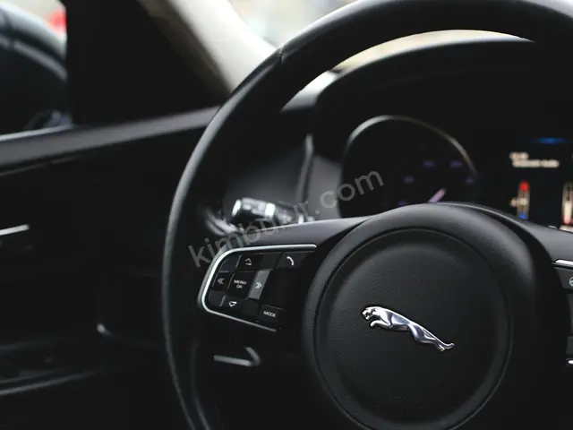 2010 Jaguar F-Type Prestige — Az Yakan