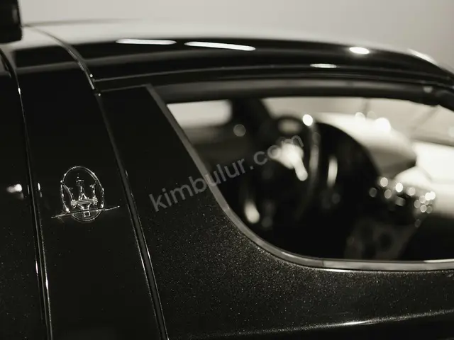 2024 Maserati Quattroporte Premium — Bakımları Yeni — fotoğraf 2