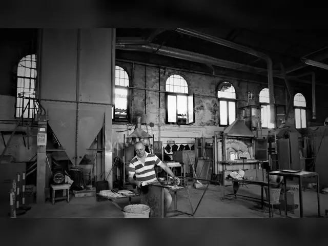 2013 Model Kafe & Bar Ekipmanı — 2.450 Saat