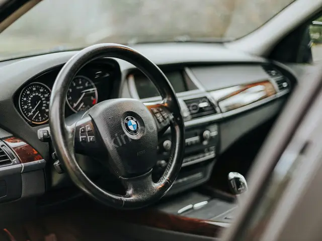 2011 BMW Sport — Az Yakan