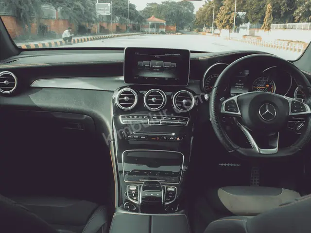 2025 Mercedes-Benz SLK Style — Garaj Aracı — fotoğraf 2