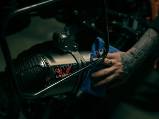 2013 Husqvarna · Bayraklı — Garaj Aracı — fotoğraf 2
