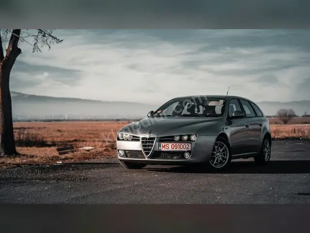 2011 Alfa Romeo Giulia Urban — Garaj Aracı — fotoğraf 4