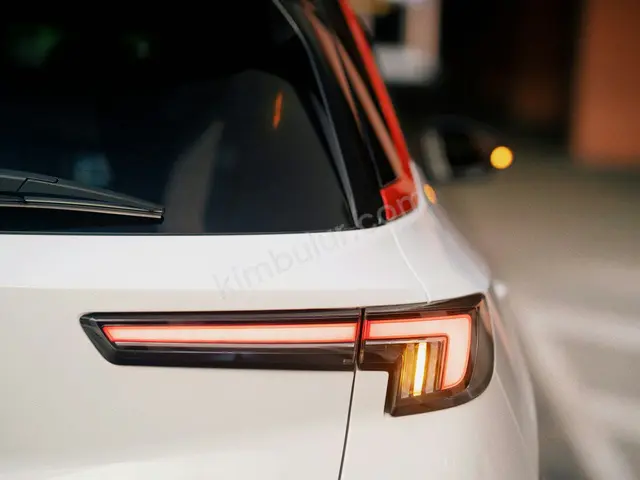 2016 Opel Kadett Executive — Garaj Aracı — fotoğraf 4